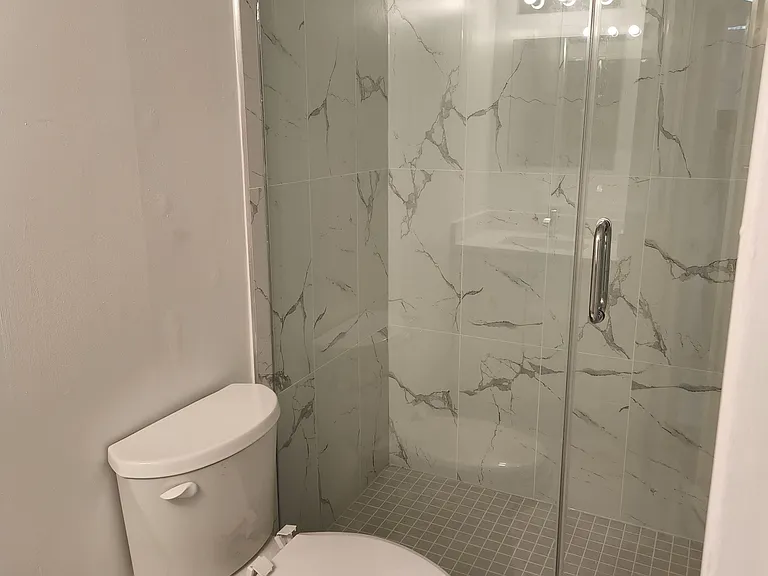556 Spadina Cres #4 — Photo 11
