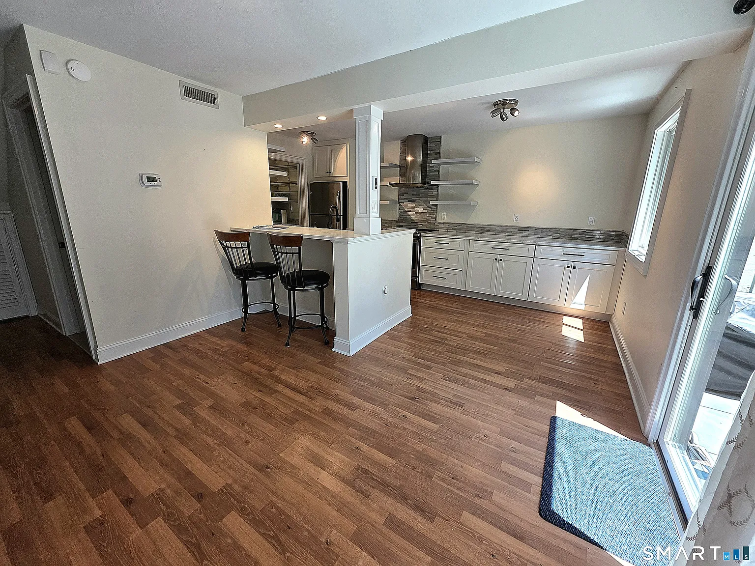 2 bed, 2.0 bath, 1572 sqft, $2,700 — Photo 4