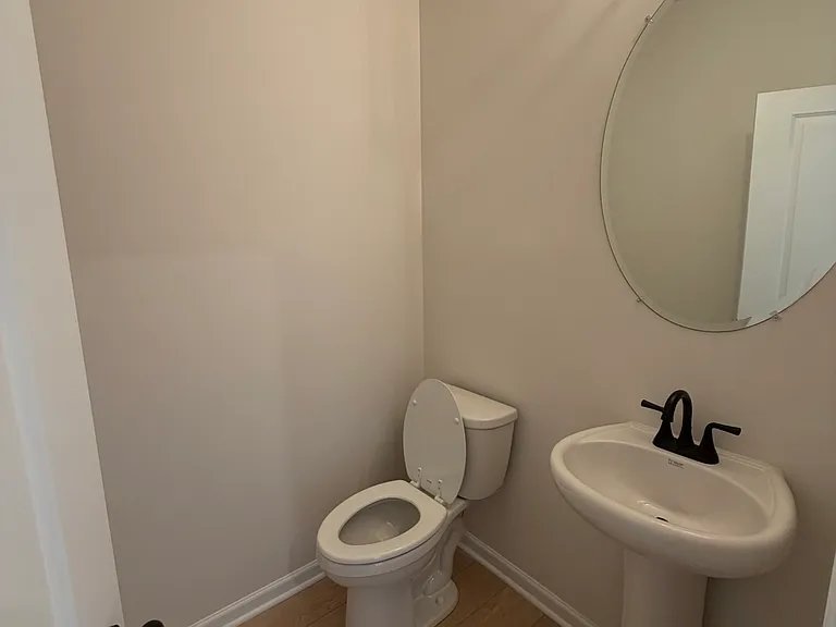 33 Lone Cypress St — Photo 6