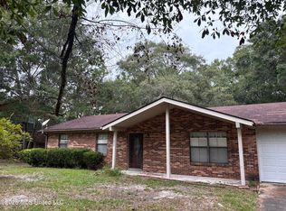 2913 Walker Ave, Pascagoula, MS 39567