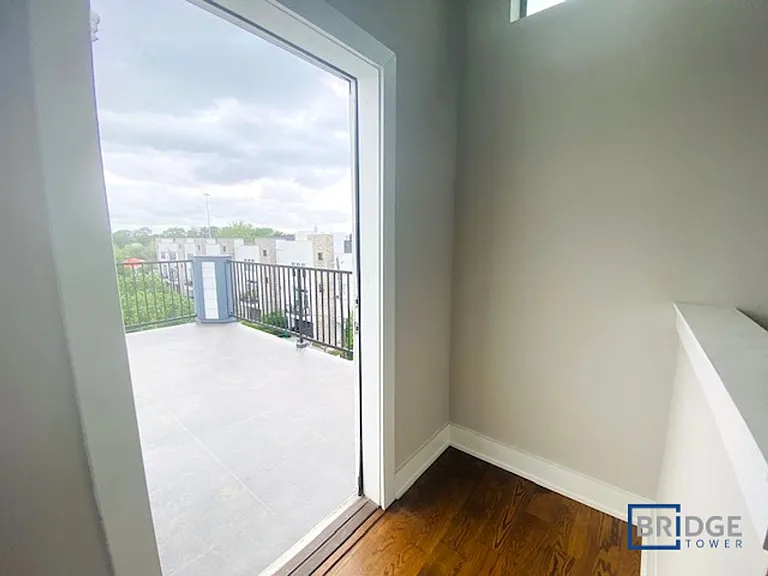 2202 Arabelle St — Photo 24