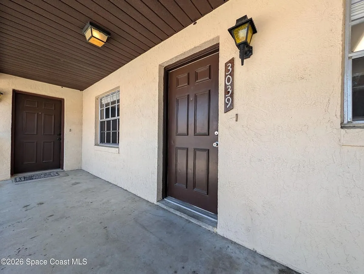Building Photo - 3039 Sir Hamilton Cir #8