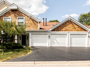 1901 Gresham Cir APT C, Wheaton, IL 60189