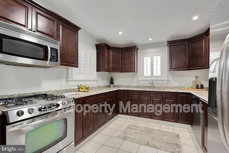 431 Manor Pl NW