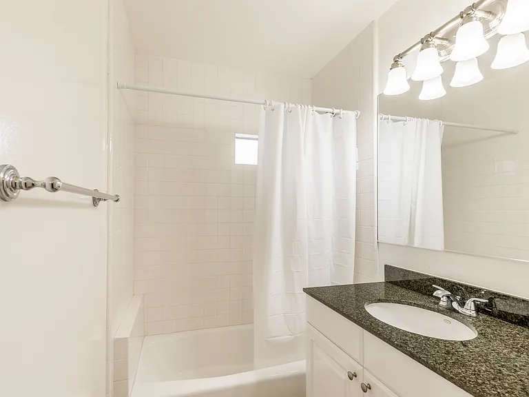 1416 Kelton Ave #1416.5 — Photo 8
