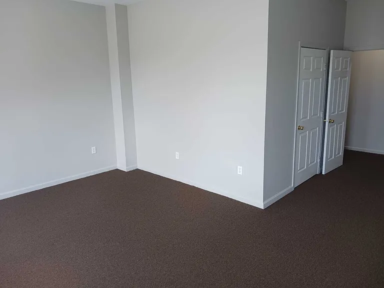 588-612 E Main St #592-A — Photo 9