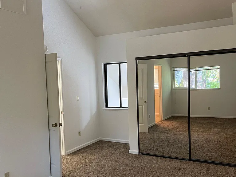 537 Norlee St — Photo 22
