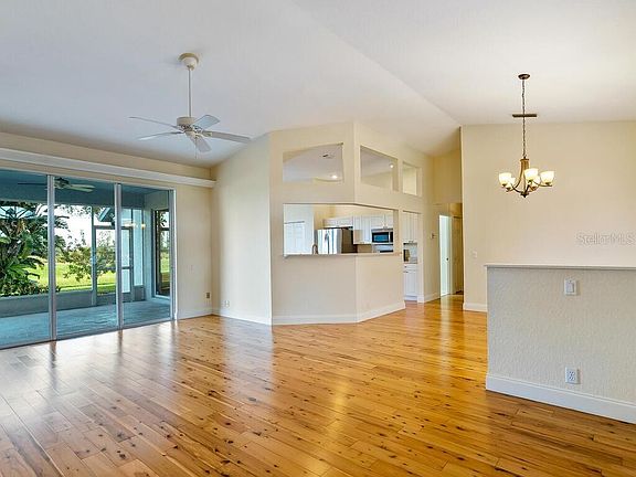4th image of 6692 Deering Cir