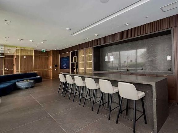 4th image of 950 Portage Pkwy #4008