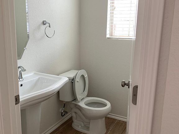 Half bath /Powder Room