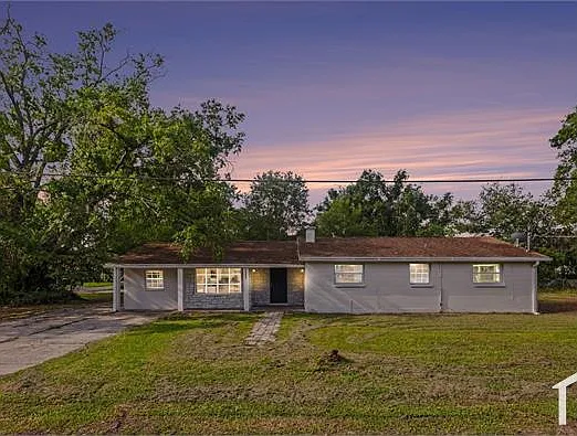 3007 E Knollwood St — Photo 3