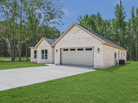 3rd image of 137 Coby Ln