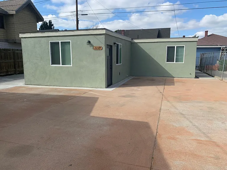 2229 S Catalina St — Photo 12