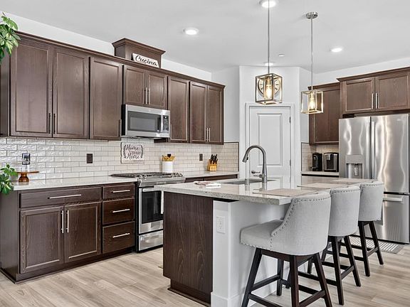 2nd image of 3400 Margauex Way