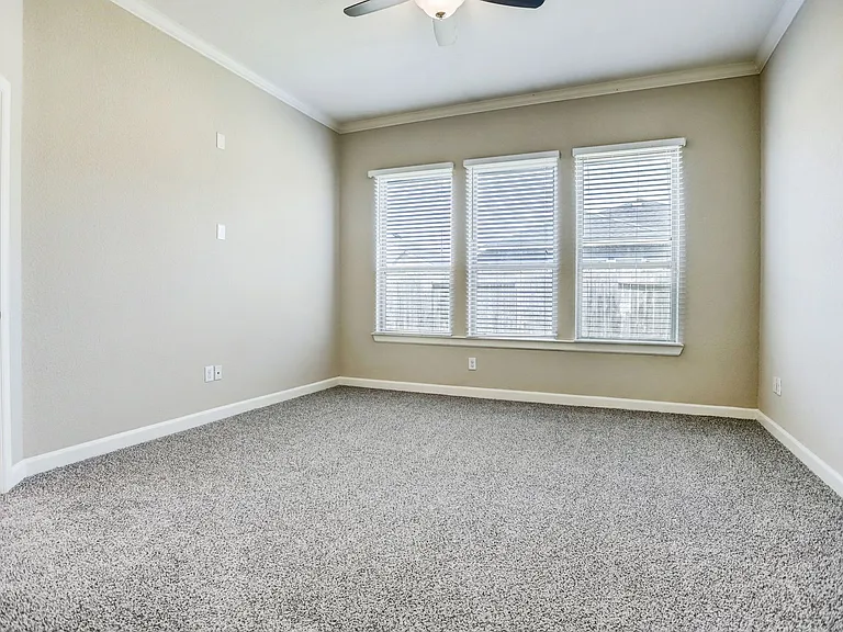 1926 Lansing Cove Dr — Photo 13
