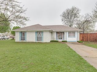 106 Hastings Ct, Cedar Hill, TX 75104