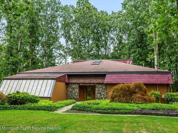 56 Lemon Road, Farmingdale, NJ 07727