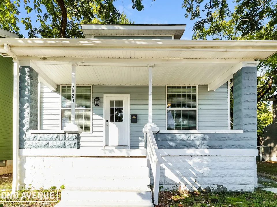 3823 River Park Dr