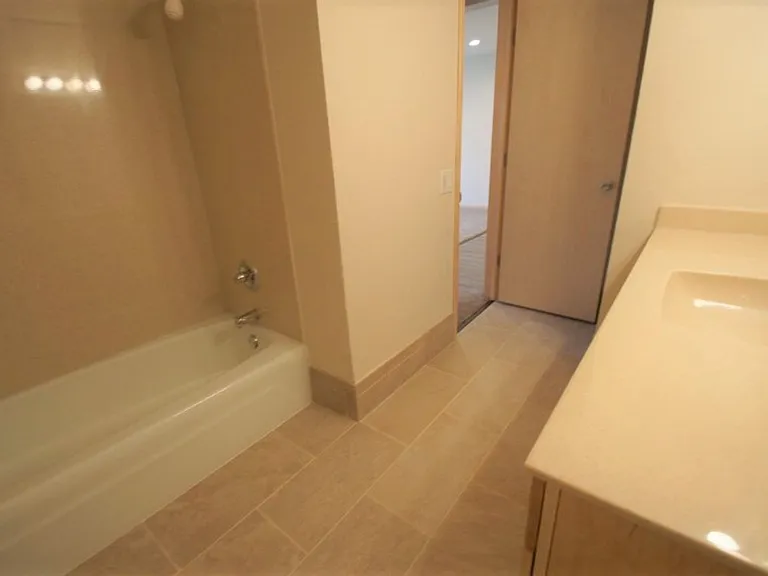 Larpenteur Estates Apartments — Photo 85