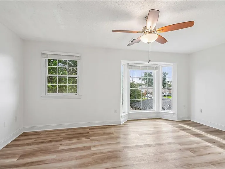4422 Lake Vista Dr — Photo 12