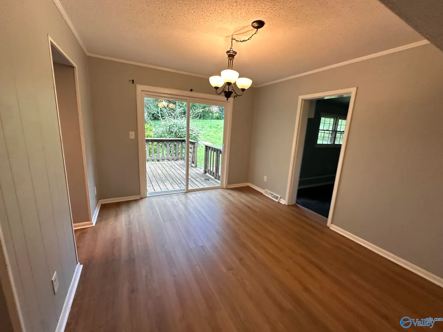 4 bed, 2.5 bath, 2150 sqft, $2,175 — Photo 3