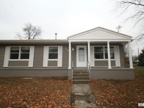306 E Madison St, Mackinaw, IL 61755
