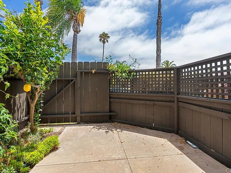4410 Gresham St — Photo 13