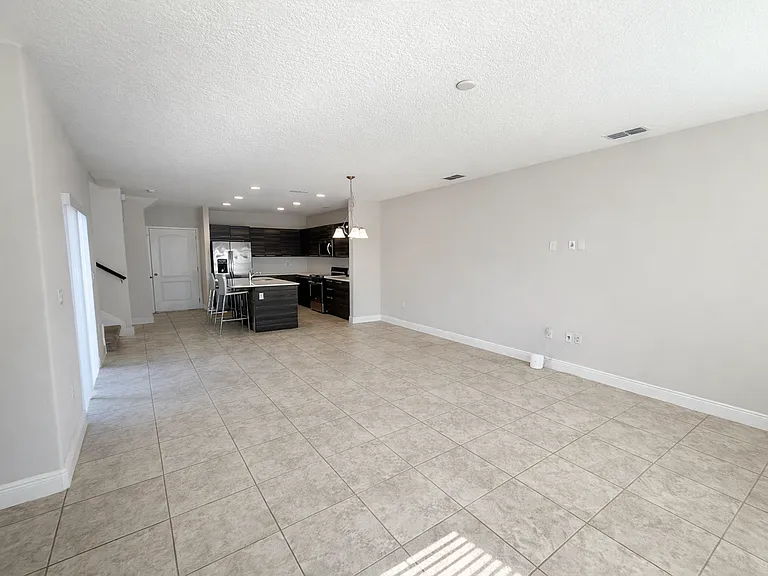 141 Kenny Blvd — Photo 3