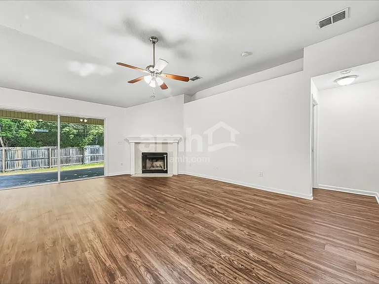 10008 Lancashire Dr — Photo 8