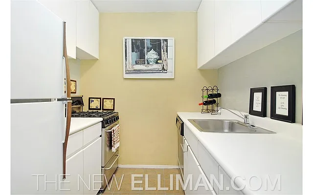 Sold by Douglas Elliman | media 29