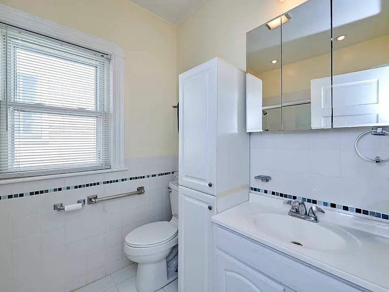 48 Wordsworth St #1 — Photo 7