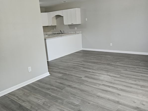 417 Cattleman Dr NE