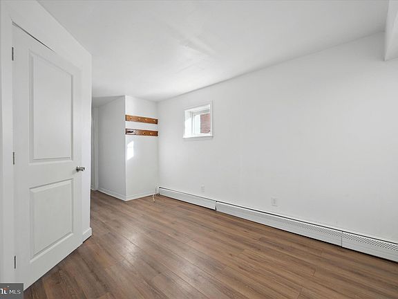 2nd image of 915 Pembroke Ave