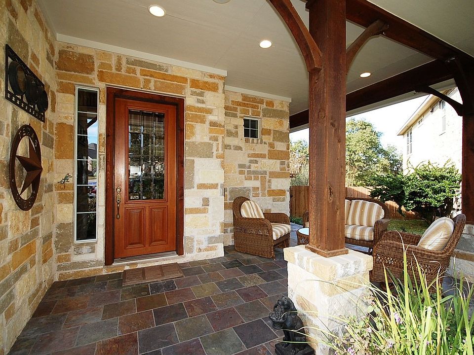 Covered front porch, Slate floor, Speakers for music