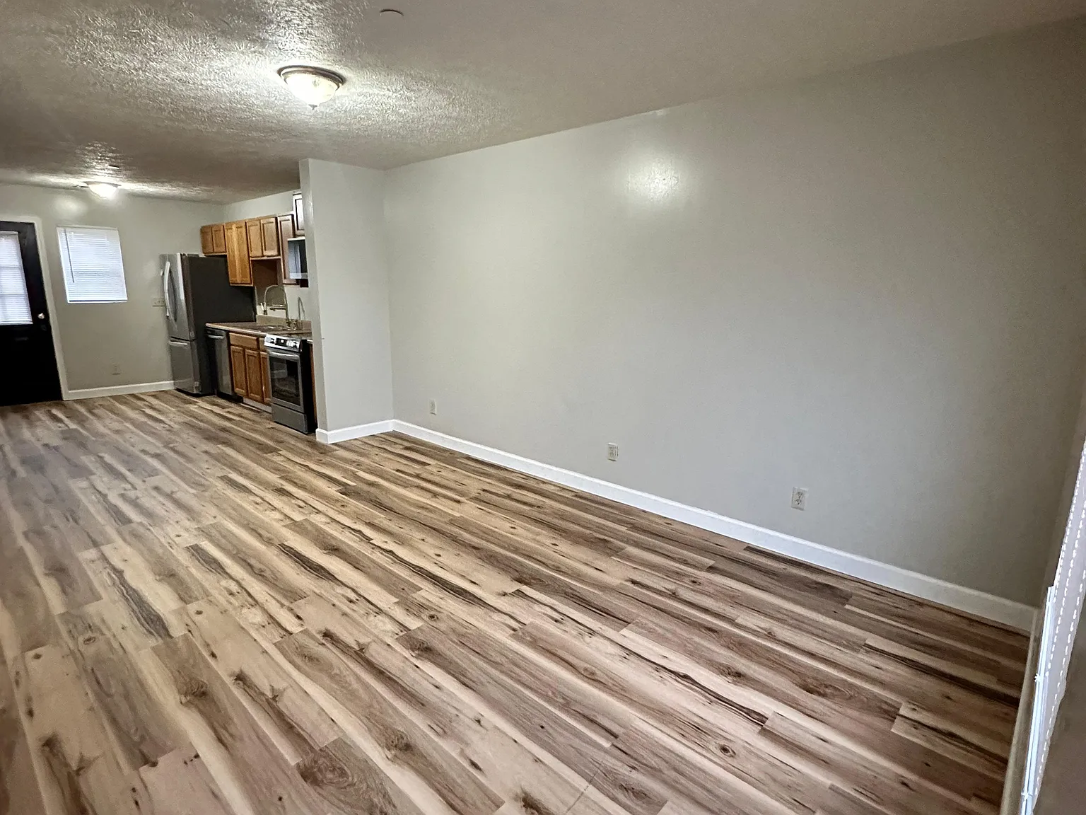 2 bed, 1050 sqft, $900 — Photo 2