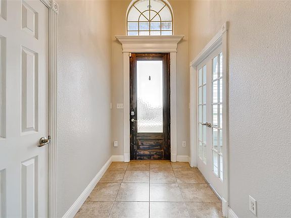 3rd image of 107 Rockhouse Dr