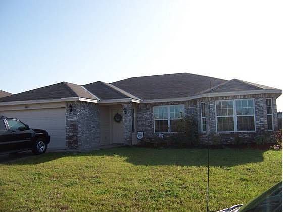 1st image of 1228 Henry Ln