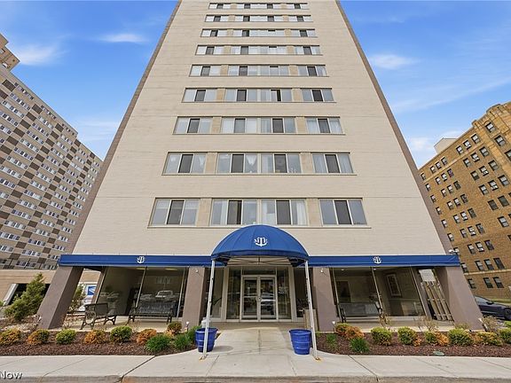 2nd image of 12520 Edgewater Dr APT 1009