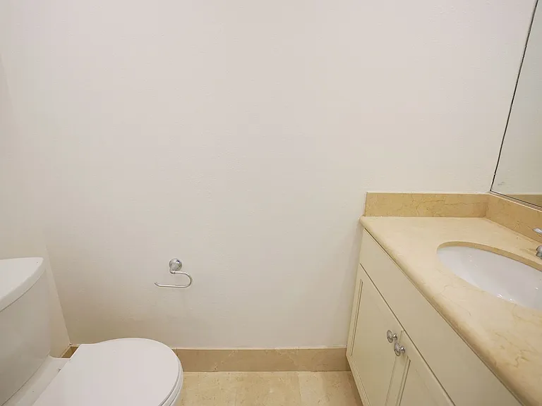 1815 Butler Ave — Photo 15