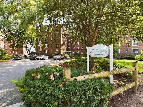 2nd image of 8550 Boulevard East #3C