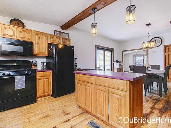 4th image of 9287 Tully Ave NE