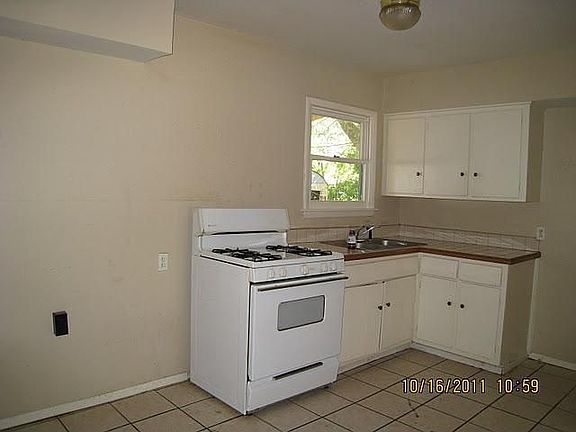 3rd image of 1327 Gary Dr