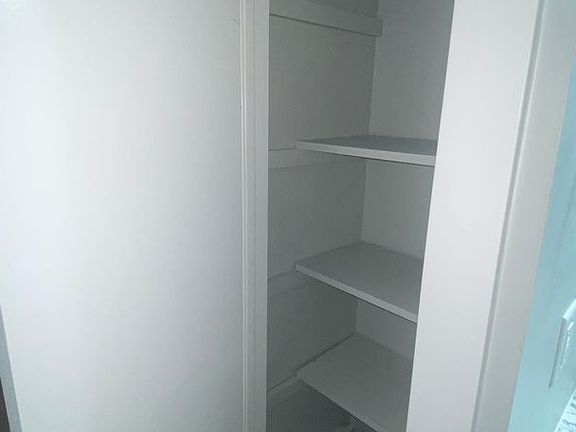 3rd image of 3245 Summerhill Ln