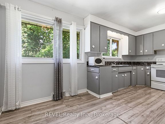5th image of 3664 Arlington Ave