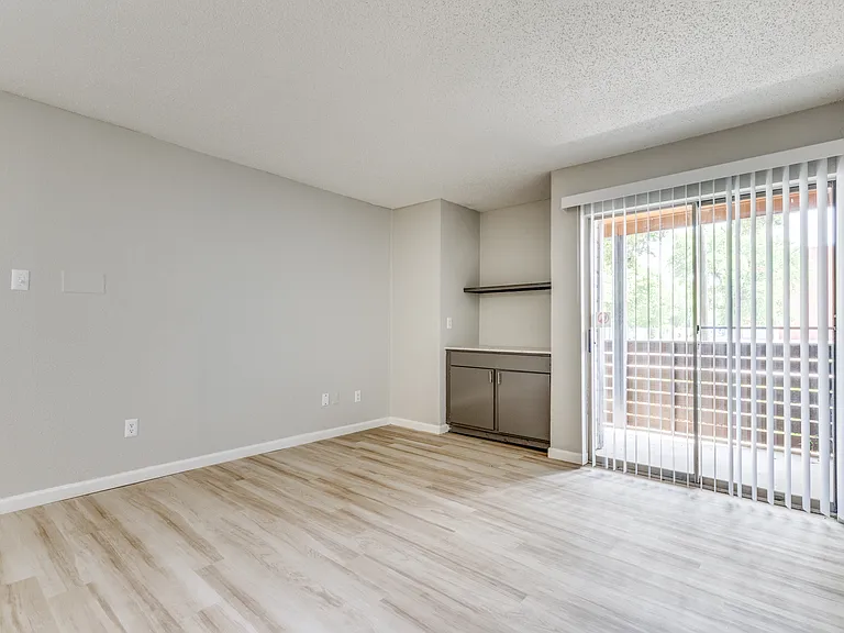 The Durham Apartments — Photo 34