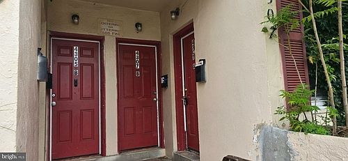 2nd image of 4307 W Maple Ave APT A
