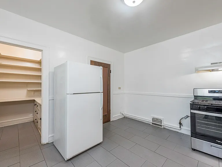419 Hickory St #2 — Photo 16