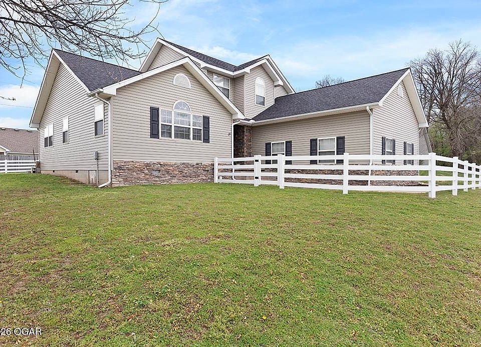 1st image of 1331 Fox Ridge Ln