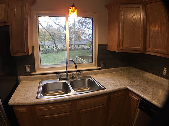 3rd image of 1627 Pennoyer Ave