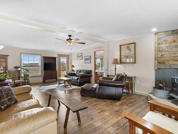 3rd image of 179 S Seneker Street
